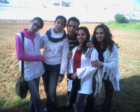 la foule:houda+amal+nabil+kabi+moi