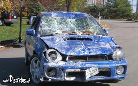 il a prété sa voiture a sa femme!